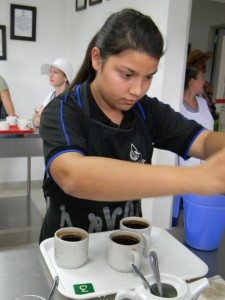 El Agrado. Estação experimental da FNC realiza capacitação de processos de campo e e provas de qualidades de café na xícara. Foto: ABJ, 2014