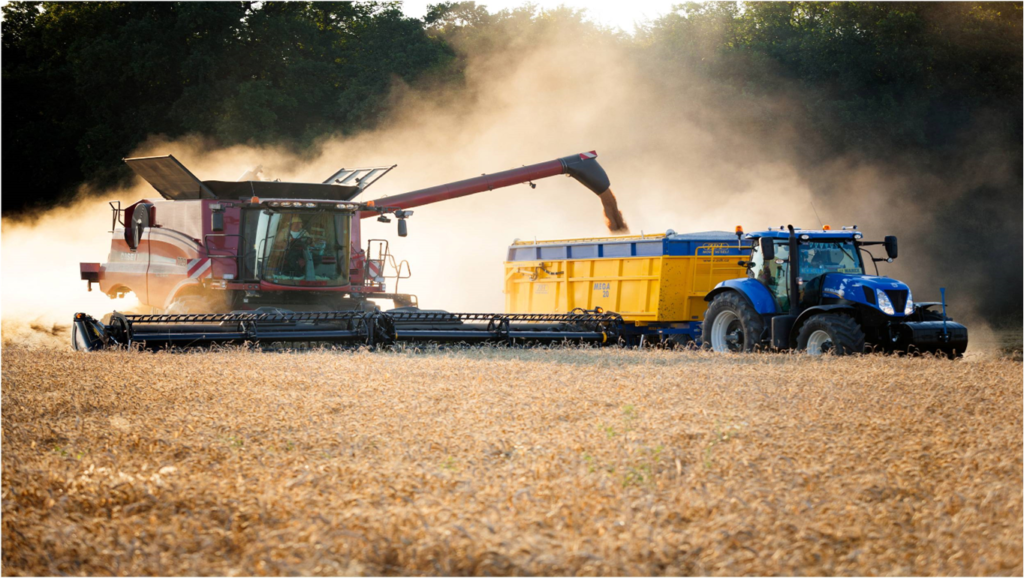 A incorporação de novas tecnologias como o uso de máquinas mais potentes durante a colheita tem retornado ótimos resultados para o agronegocio.